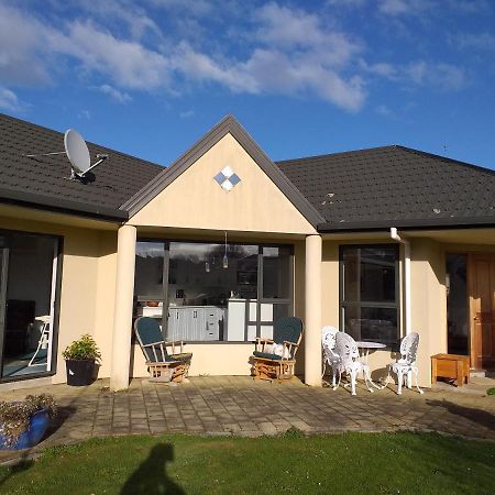 My Place Bnb Tuatapere Bagian luar foto