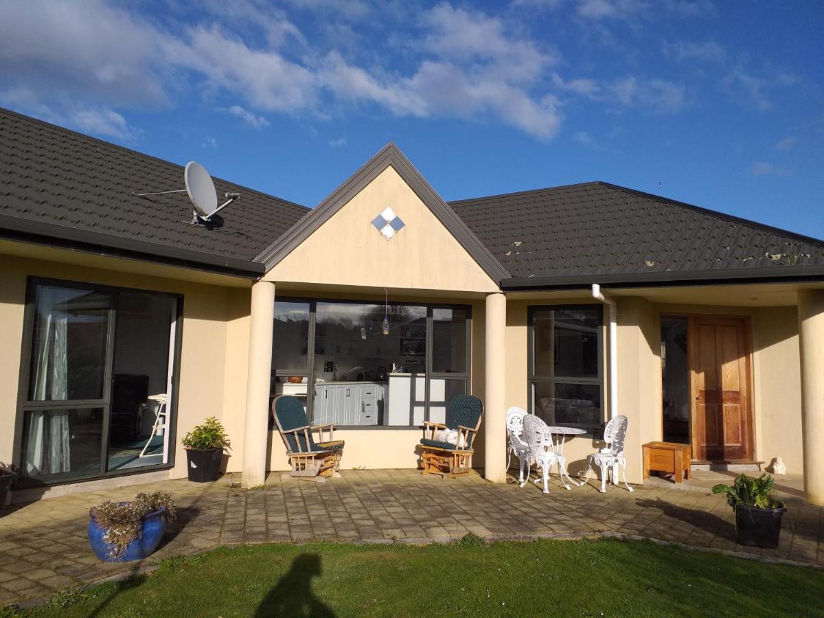 My Place Bnb Tuatapere Bagian luar foto